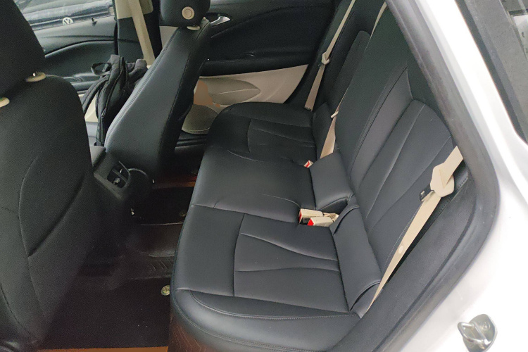 别克 威朗 2019款 三厢 15S 自动进取型中控内饰7004