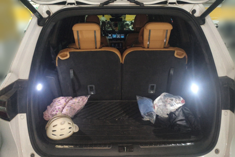 理想汽车 理想ONE 2020款 增程6座版中控内饰23