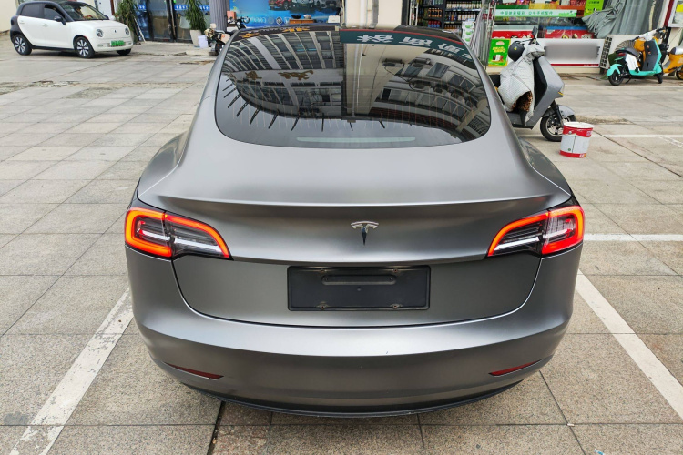 特斯拉 Model 3 2020款 改款 长续航后轮驱动版车身外观6