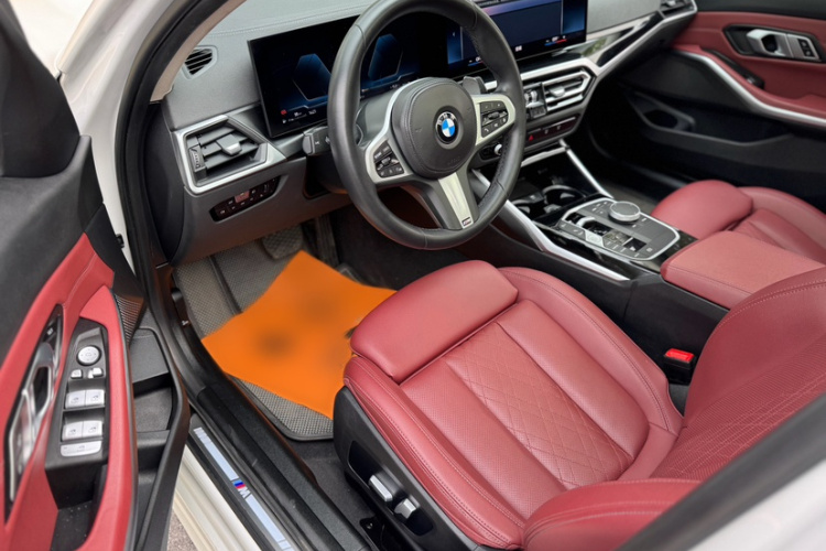 宝马3系 2023款 320Li M运动套装中控内饰7004