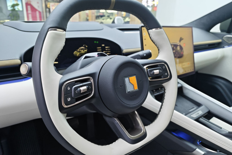 极氪007GT 2025款 后驱智驾版 75kWh中控内饰7012