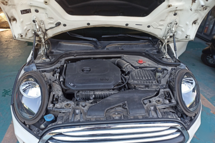 MINI 2021款 1.5T ONE PLUS机舱底盘24