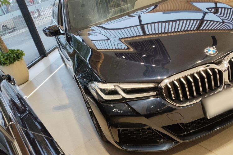 宝马5系 2023款 530Li 领先型 M运动套装车身外观3