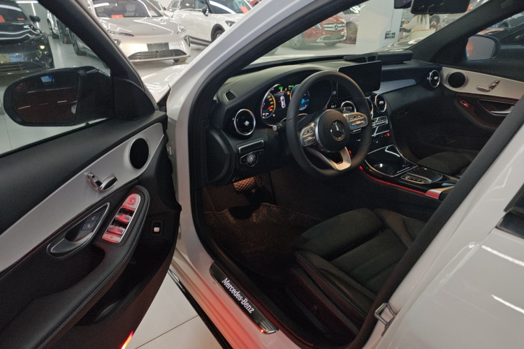 奔驰C级 2020款 改款 C 260 运动版中控内饰20