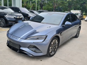 比亚迪 海豹 2022款 550km 标准续航后驱版尊贵型