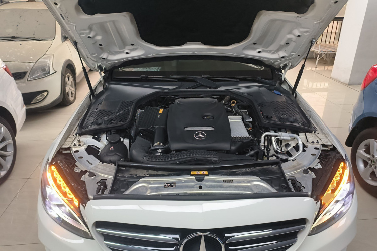 奔驰C级 2018款 C 200 成就特别版机舱底盘24