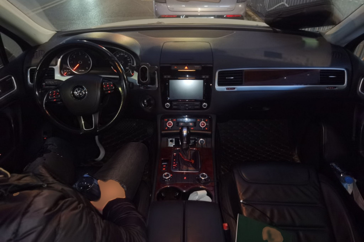 大众 途锐 2015款 3.0TDI 柴油标配型中控内饰7002