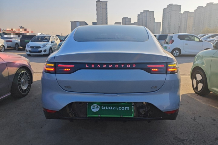 零跑汽车 零跑C01 2023款 增程 316 智享版车身外观6004