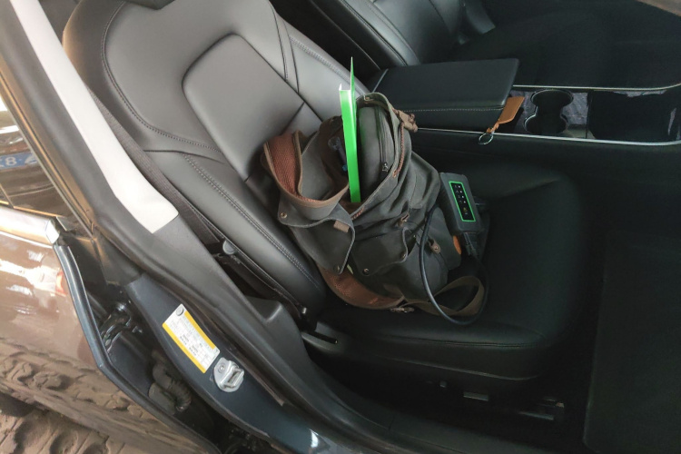 特斯拉 Model 3 2019款 标准续航后驱升级版局部细节41