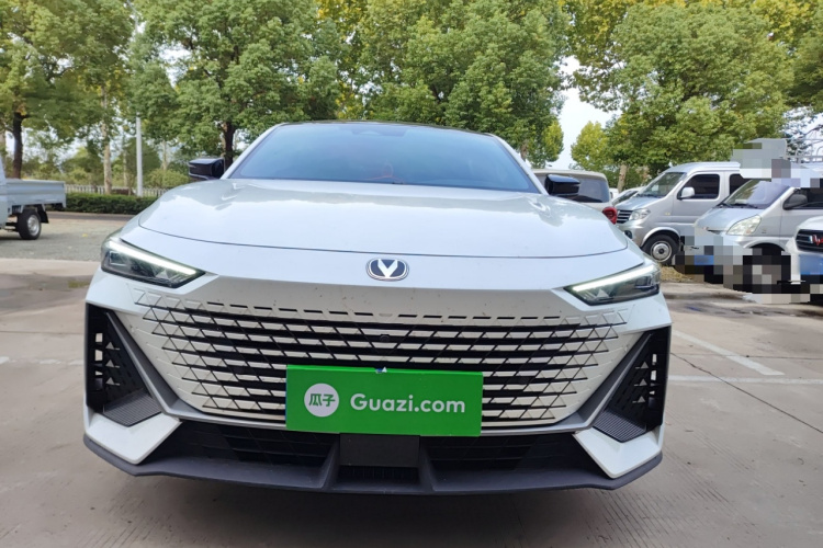 长安UNI-V 2023款 1.5T 尊贵型车身外观6001