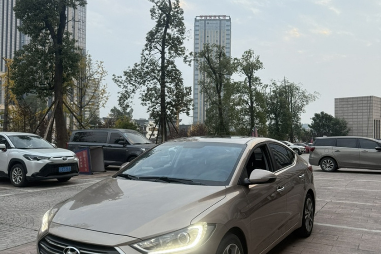 现代 领动 2016款 1.6L 自动智炫·豪华型车身外观6003