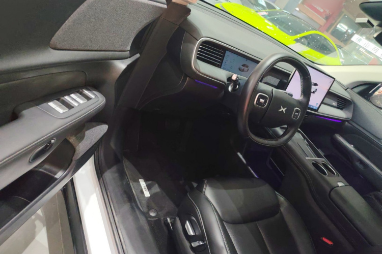 小鹏G6 2023款 755 超长续航 Pro中控内饰7003