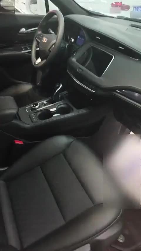 凯迪拉克XT4 2022款 28T 两驱风尚型讲解2