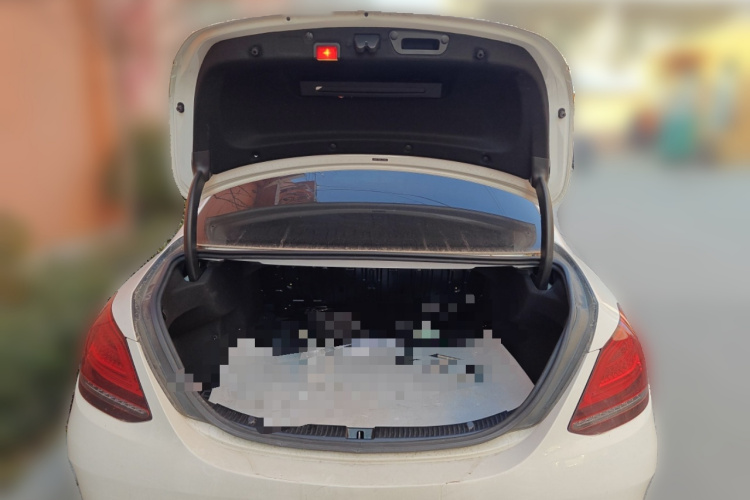 奔驰C级 2019款 C 260 运动版中控内饰23