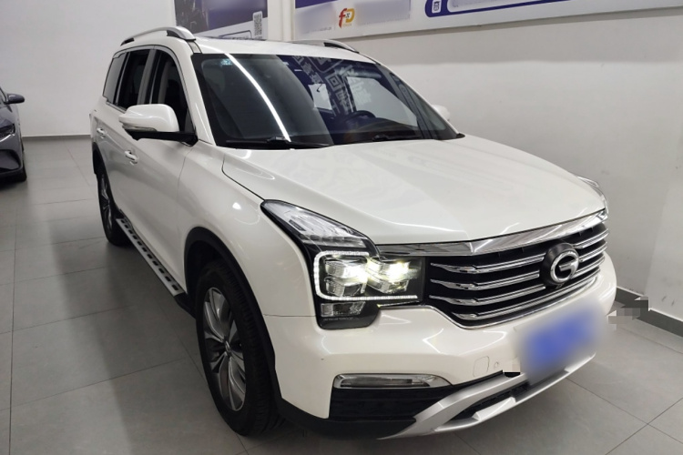 广汽传祺 传祺GS8 2017款 320T 两驱豪华智联版（七座）车身外观3