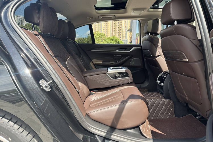 宝马5系 2020款 530Li 尊享型 豪华套装中控内饰7003