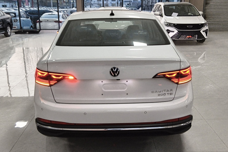 大众 速腾 2025款 300TSI DSG飞越版车身外观6