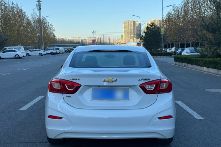 雪佛兰 科鲁兹 2018款 320 自动先锋天窗版车身外观6003