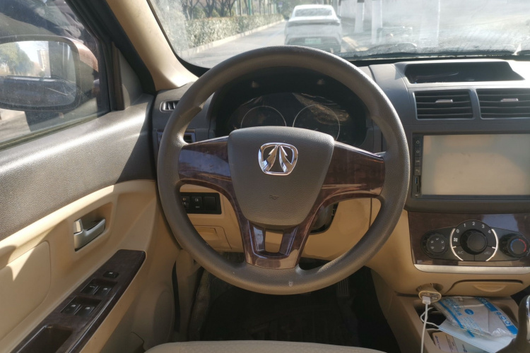 北汽威旺M30 2017款 1.5L M30S 标准型DAM15DL中控内饰13