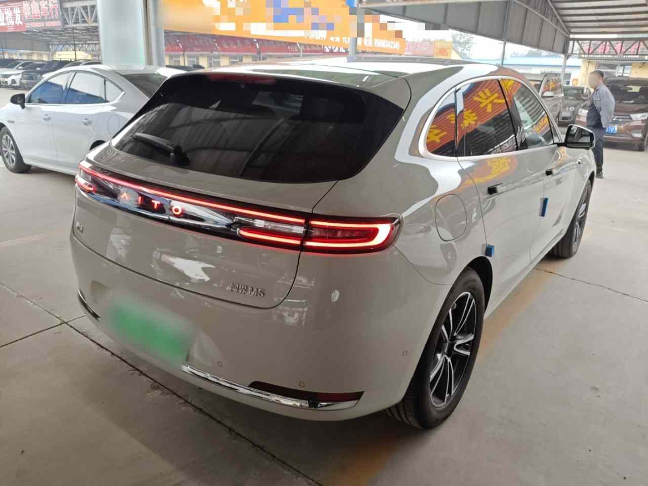 鸿蒙智行 问界M5 2025款 增程   Ultra 四驱版(5)