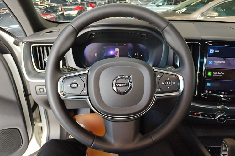 沃尔沃XC60 2022款 B5 四驱智逸豪华版中控内饰13