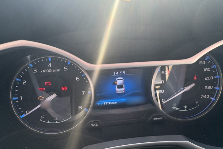 吉利汽车 帝豪 2017款 三厢百万款 1.5L 手动豪华型局部细节14