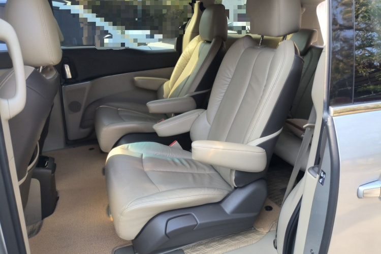 别克GL8 2011款 2.4L LT豪华商务行政版中控内饰7004