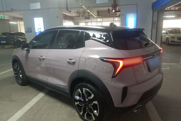 领克06 2021款 1.5T Shero粉色特别版车身外观4