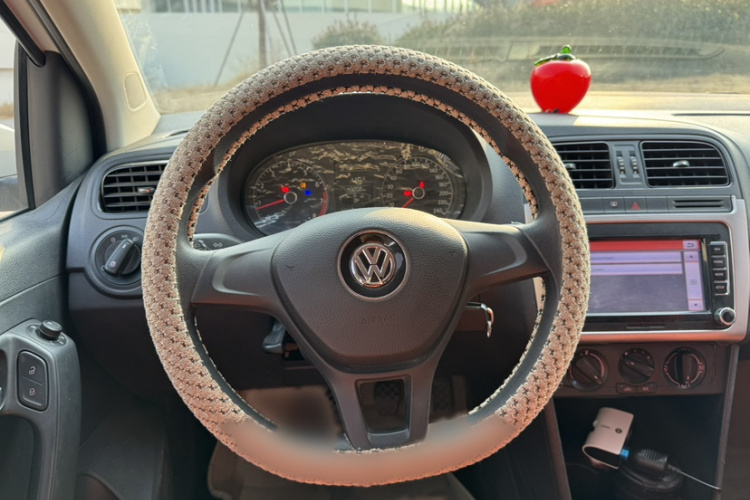 大众 Polo 2014款 1.4L 手动风尚版局部细节13