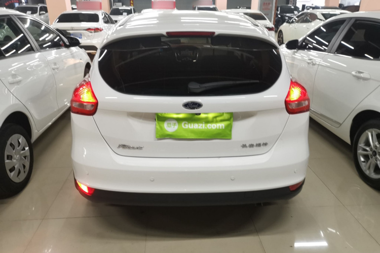 福特 福克斯 2017款 两厢 1.6L 自动舒适型智行版车身外观6