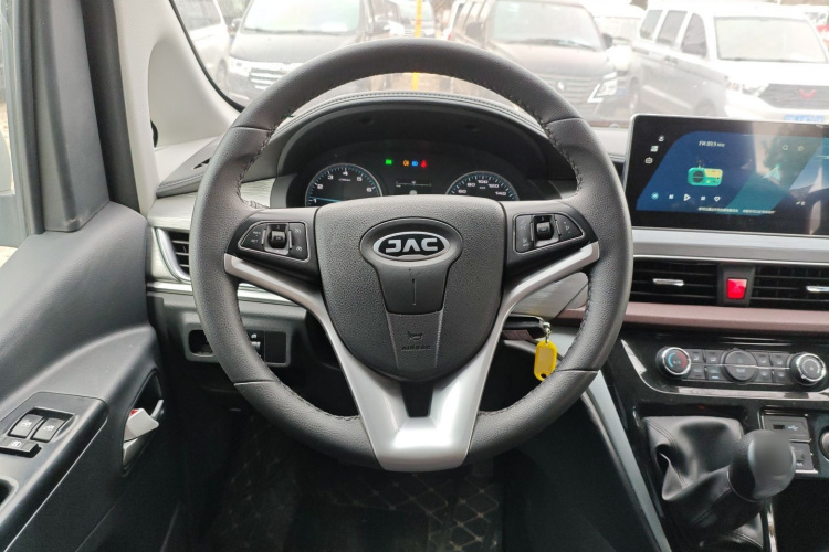 江淮瑞风 瑞风M3 2023款 1.8L 7/8座智联版中控内饰13