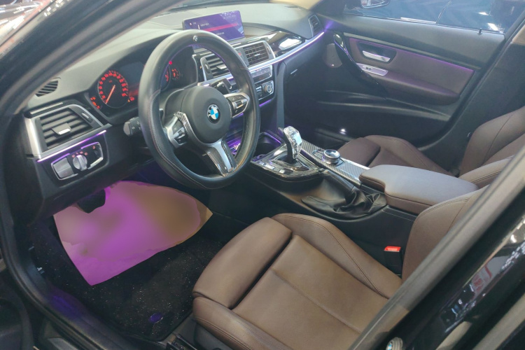 宝马3系 2018款 320Li 领先型M运动套装中控内饰19