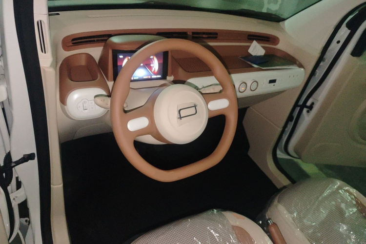 奔腾小马 2026款 222km 炫彩马中控内饰12