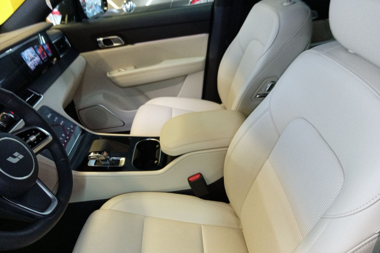 理想汽车 理想ONE 2021款 增程6座版中控内饰19