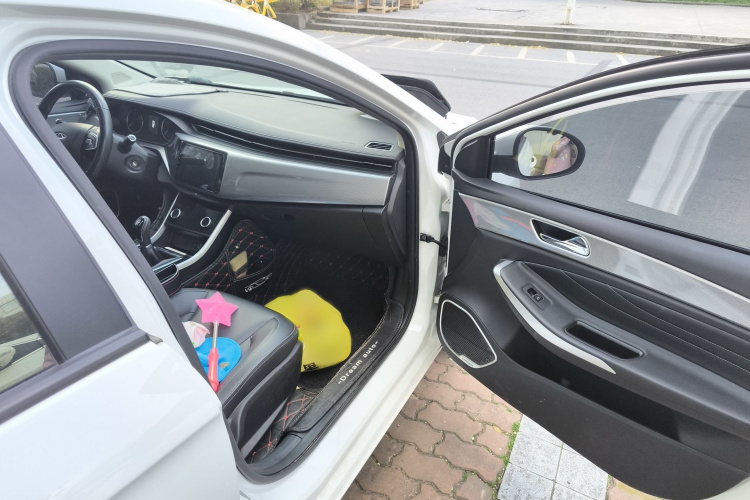 奇瑞 艾瑞泽5 2019款 1.5L 手动新青春版 国VI局部细节9005