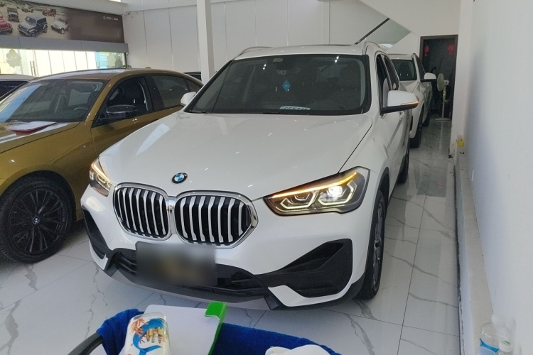 宝马X1 2021款 改款 sDrive25Li 领先型车身外观4