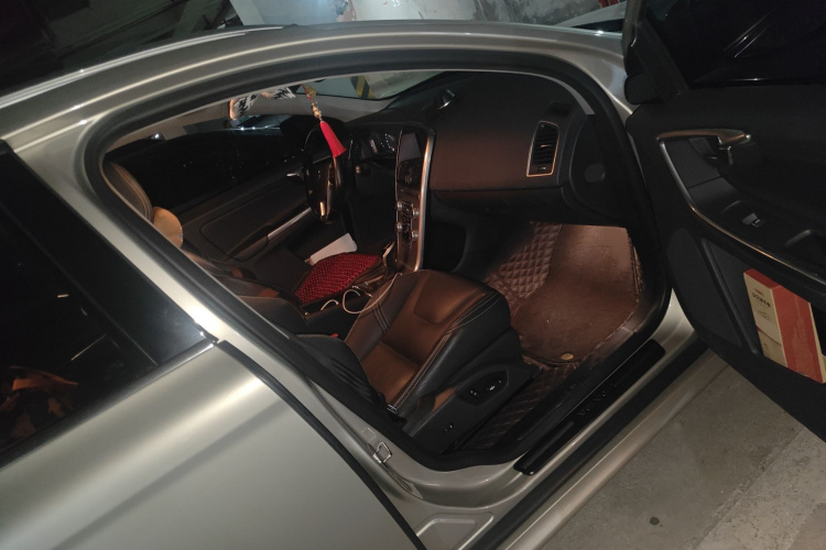 沃尔沃XC60 2017款 T5 AWD 智远升级版局部细节9005