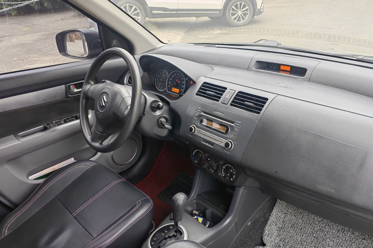 铃木 雨燕 2013款 1.5L 自动20周年限量版中控内饰7003