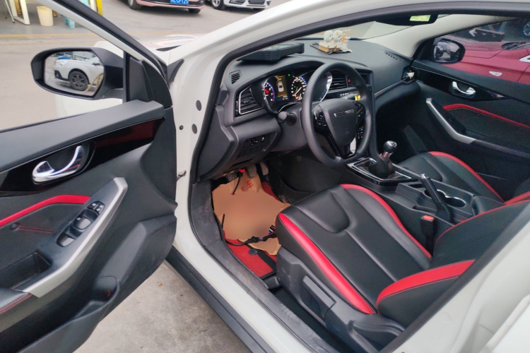 启辰D60 2019款 十万荣耀 1.6L XL 手动辰酷版 国VI中控内饰20
