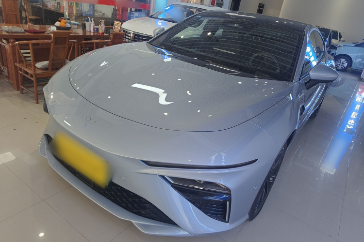 哪吒汽车 哪吒S 2024款 增程 1060版车身外观1