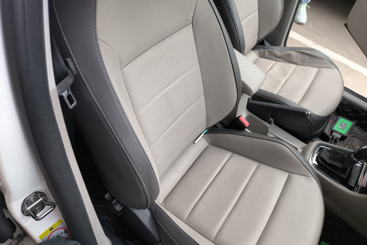 大众 朗行 2013款 1.4TSI 自动舒适型局部细节41