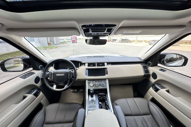 路虎 揽胜运动版 2017款 3.0 SC V6 HSE DYNAMIC中控内饰7001