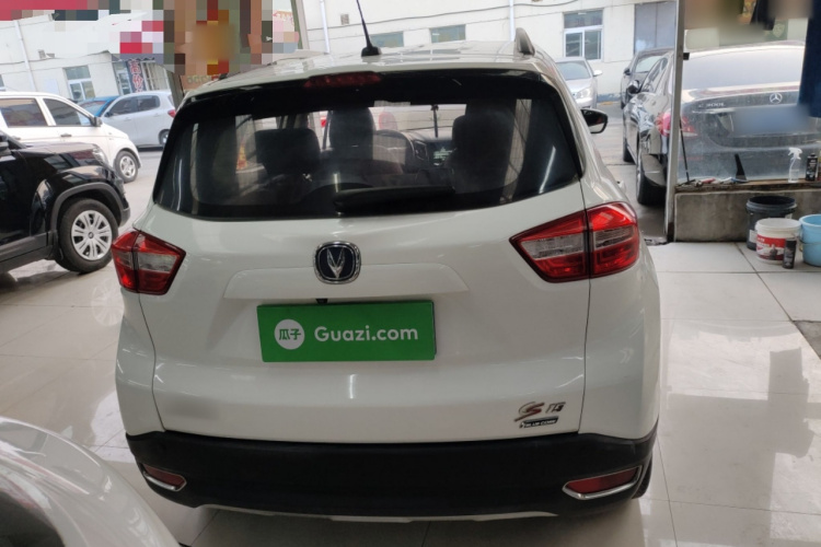 长安CS15 2016款 1.5L 手动豪华版车身外观6