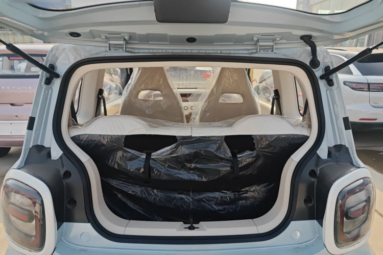 奔腾小马 2026款 222km 炫彩马机舱底盘23