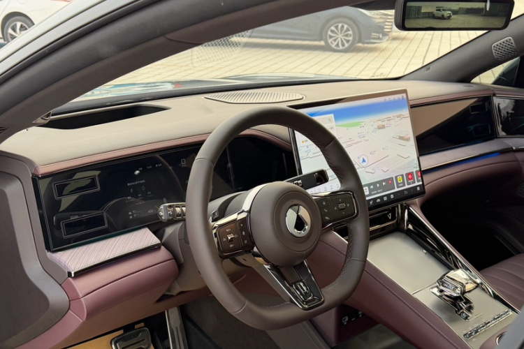 腾势Z9GT 2024款 1100四驱Max版局部细节9002