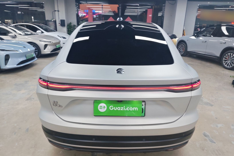 蔚来EC6 2023款 75kWh车身外观6