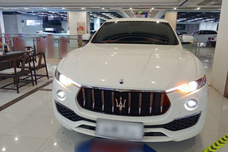 玛莎拉蒂 Levante 2022款 2.0T GT锋芒版车身外观2