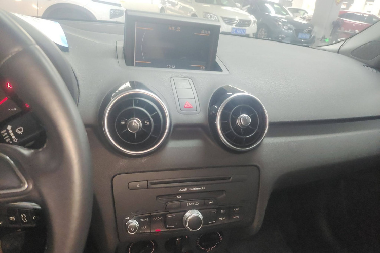 奥迪A1 2014款 30 TFSI Sportback时尚型局部细节16