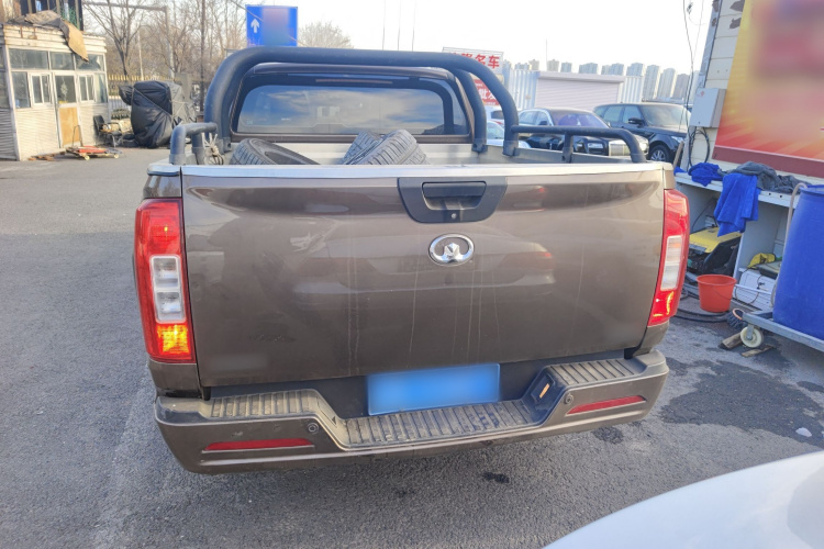 长城 炮 2021款 2.0T商用版自动柴油四驱精英型长箱GW4D20M车身外观6