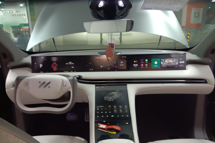 智己汽车 智己LS7 2023款 100kWh Pro四驱版中控内饰12